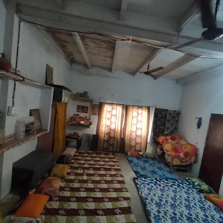 श्री बांके बिहारी सेवा धाम Hotell Vrindāvan Eksteriør bilde